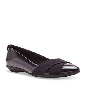 ANNE KLEIN WOMEN'S OALISE BALLET FLAT, BLACK PATENT, 10
